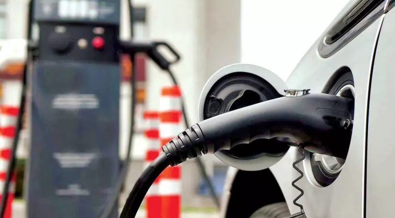 烏俄為半導體原材料出口國 供應鏈惡化買車須久候